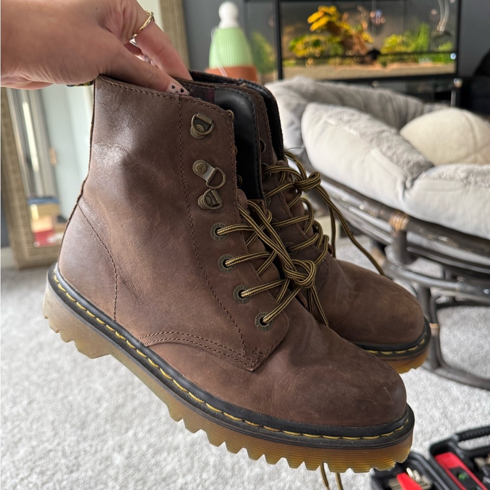 Dr. Martens Airwair Brown Leather Boots 6-Eyelet Moc-Toe us9